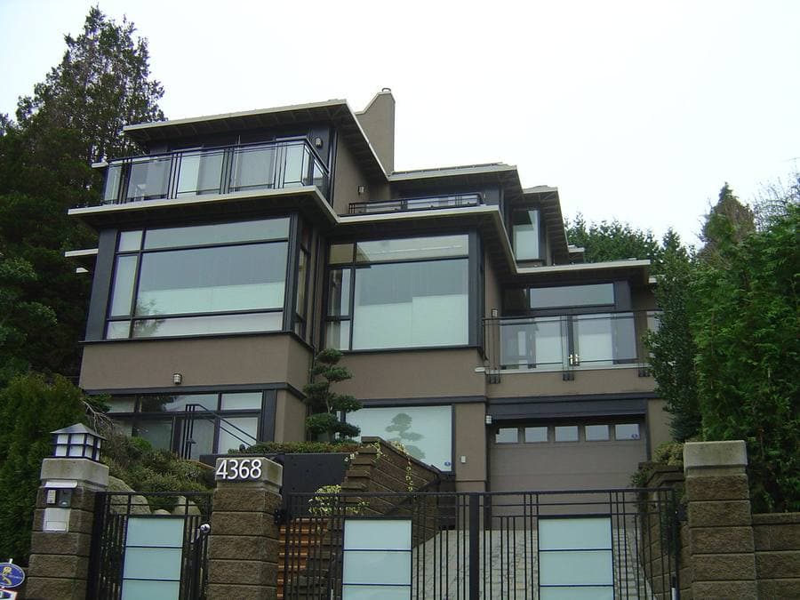 Contemporary detached house with large glazing